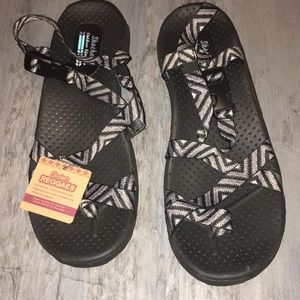 Skechers Reggaes. BNWT